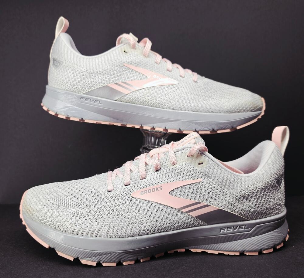 Brooks Women 10.5 Comfy footwear